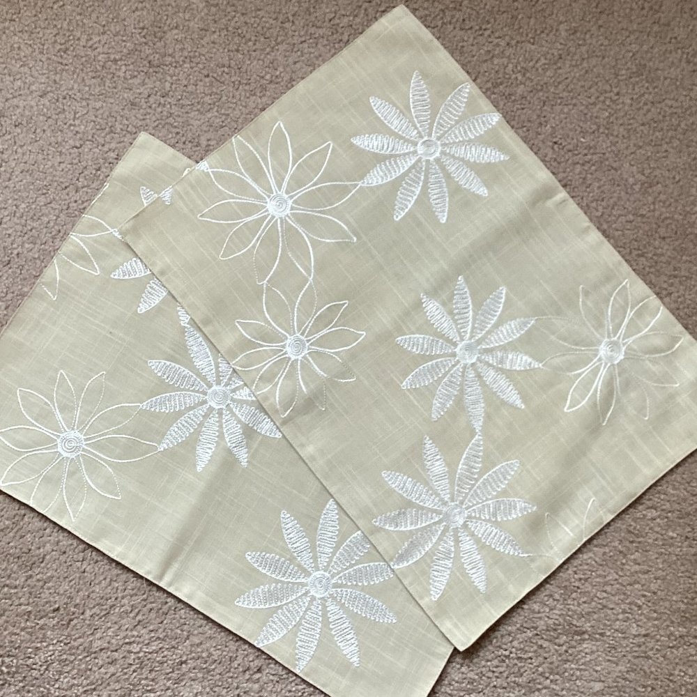 2 Rectangle Table Dinner Placemats Cream Dinning Embroidered Table Linens